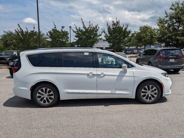 new 2024 Chrysler Pacifica car, priced at $56,120