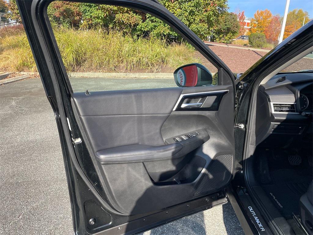 used 2024 Mitsubishi Outlander car, priced at $23,900