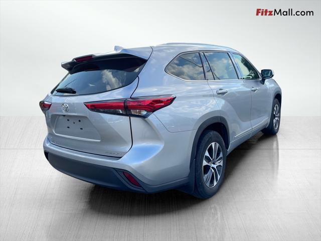 used 2022 Toyota Highlander car, priced at $35,900