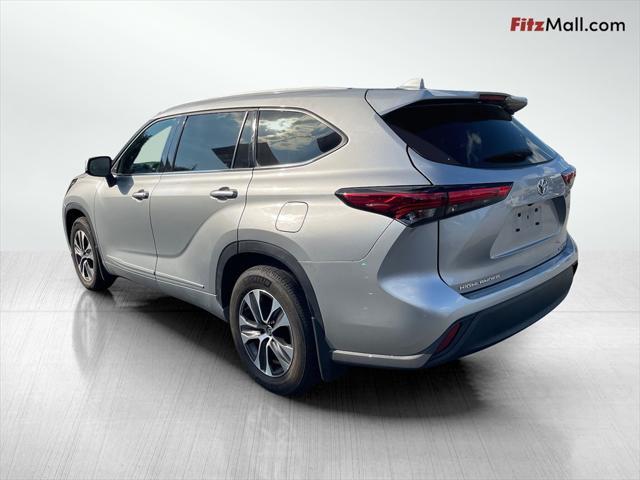 used 2022 Toyota Highlander car, priced at $35,900