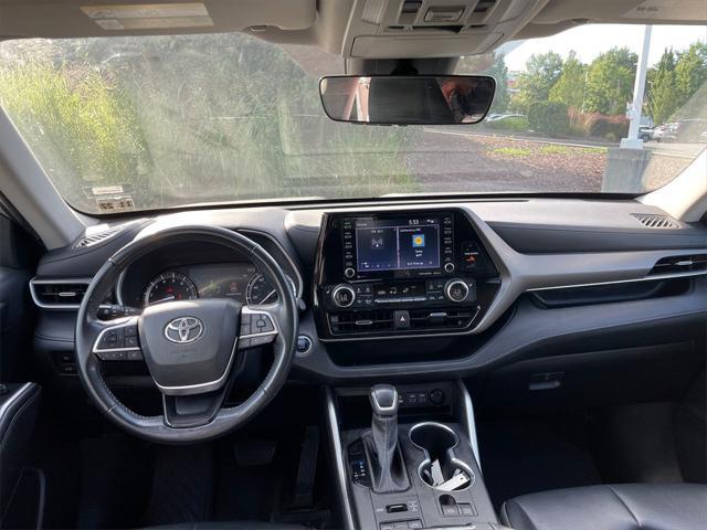used 2022 Toyota Highlander car, priced at $35,900