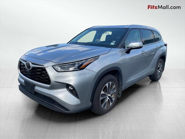 used 2022 Toyota Highlander car, priced at $35,900