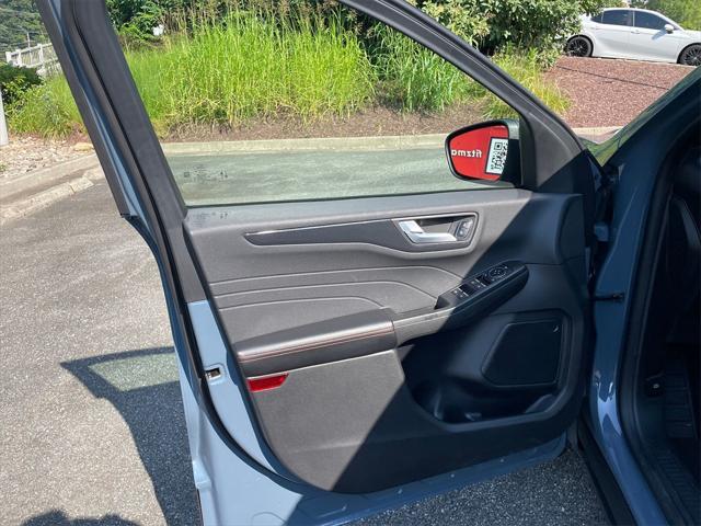 used 2025 Ford Escape car, priced at $29,500