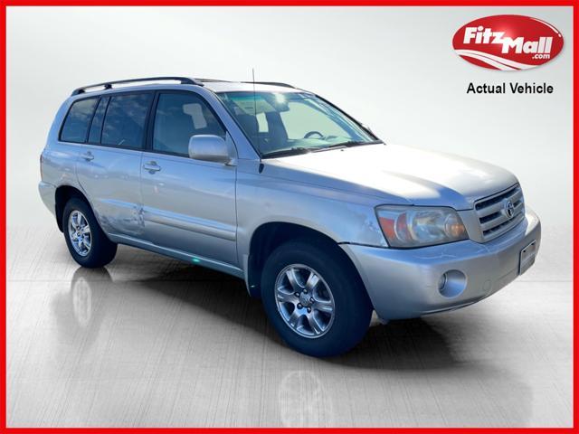 used 2006 Toyota Highlander car, priced at $3,900