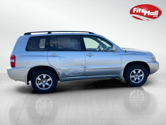 used 2006 Toyota Highlander car, priced at $3,900