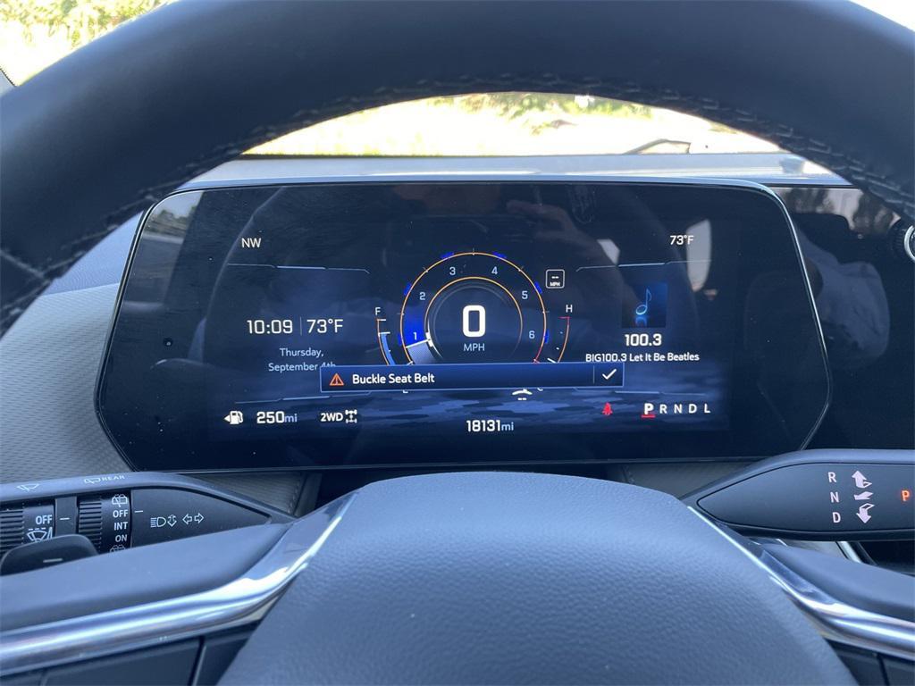 used 2025 Chevrolet Equinox car, priced at $29,400