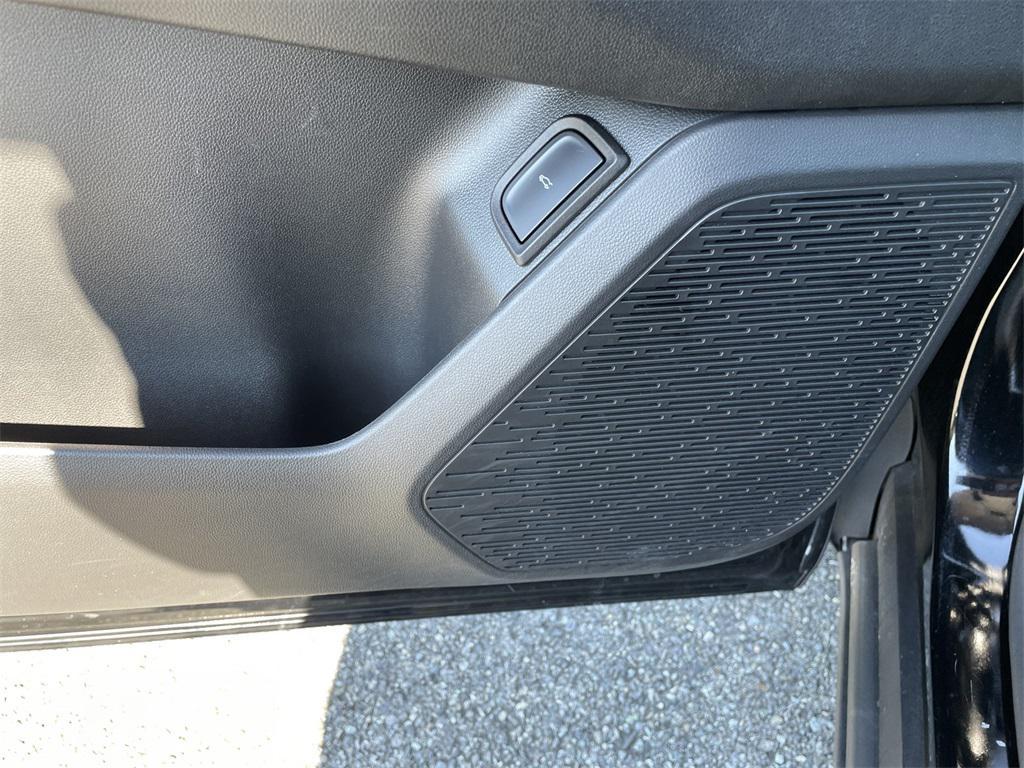 used 2025 Chevrolet Equinox car, priced at $29,400