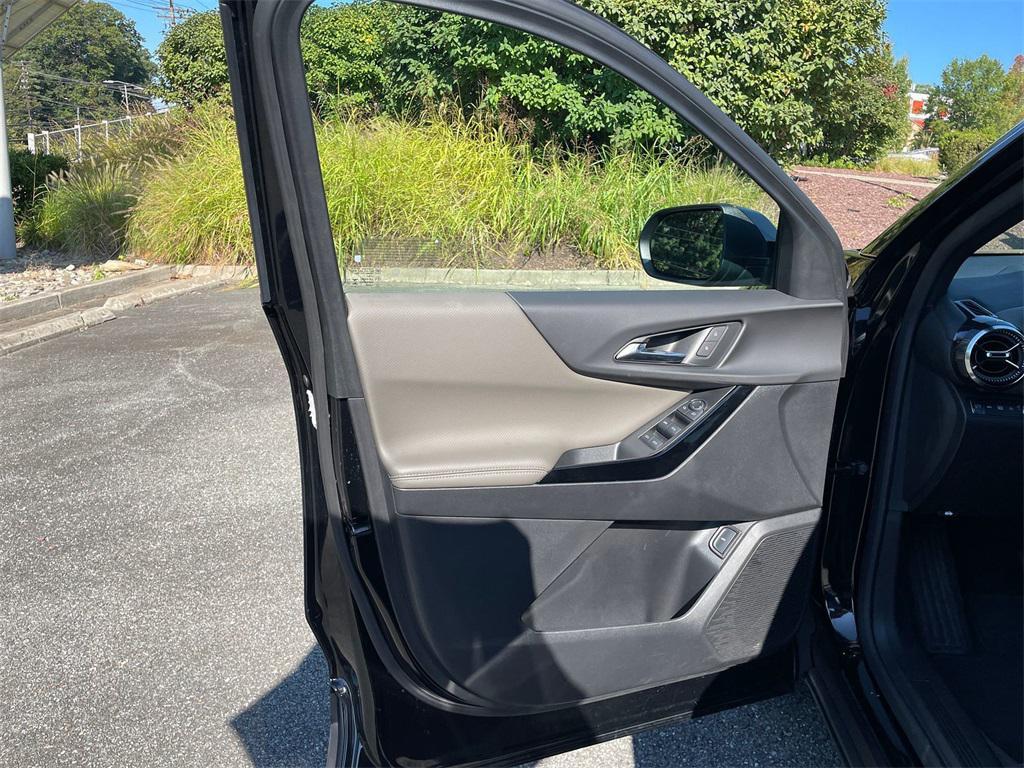 used 2025 Chevrolet Equinox car, priced at $29,400