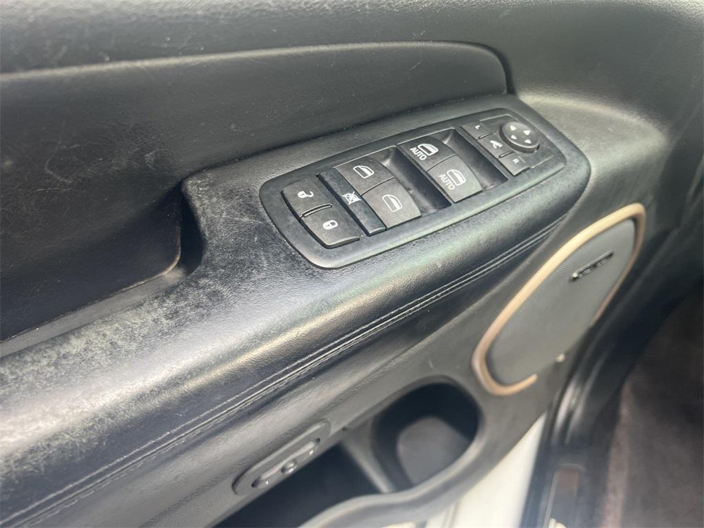 used 2016 Jeep Grand Cherokee car, priced at $13,400