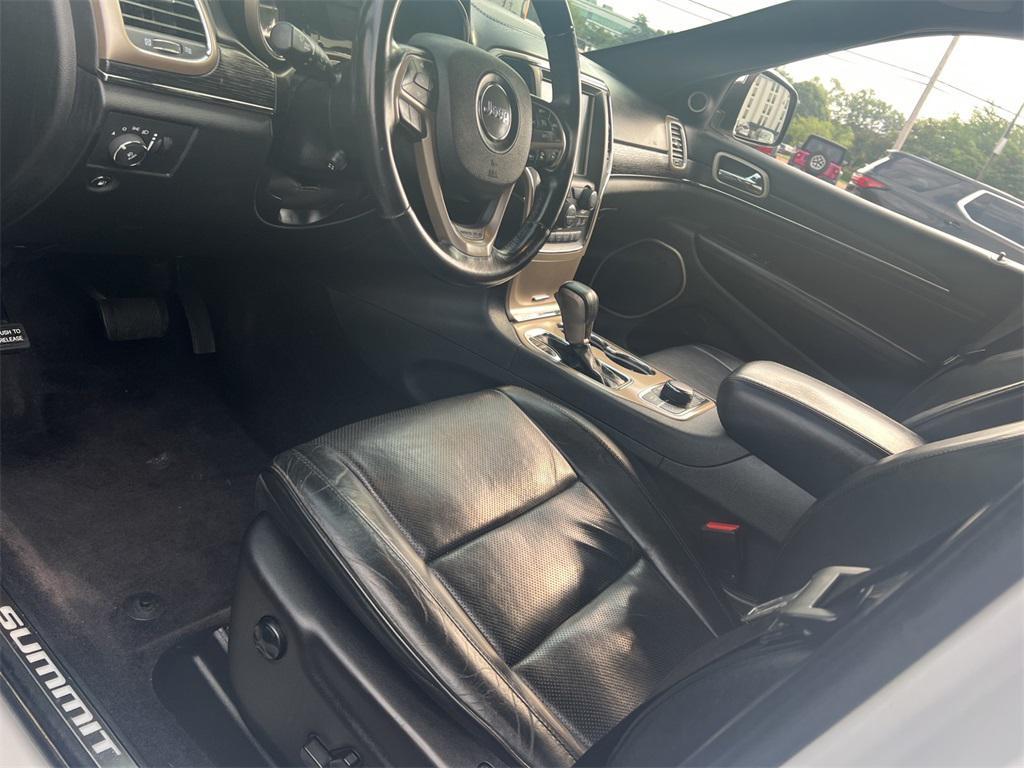 used 2016 Jeep Grand Cherokee car, priced at $13,400