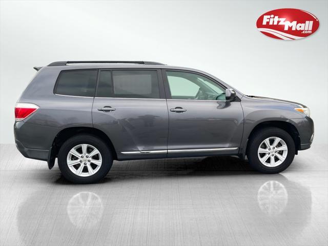 used 2011 Toyota Highlander car, priced at $8,800