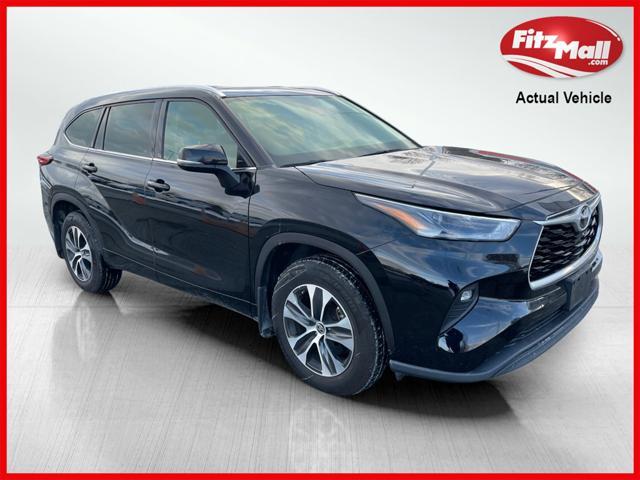 used 2021 Toyota Highlander car, priced at $30,900