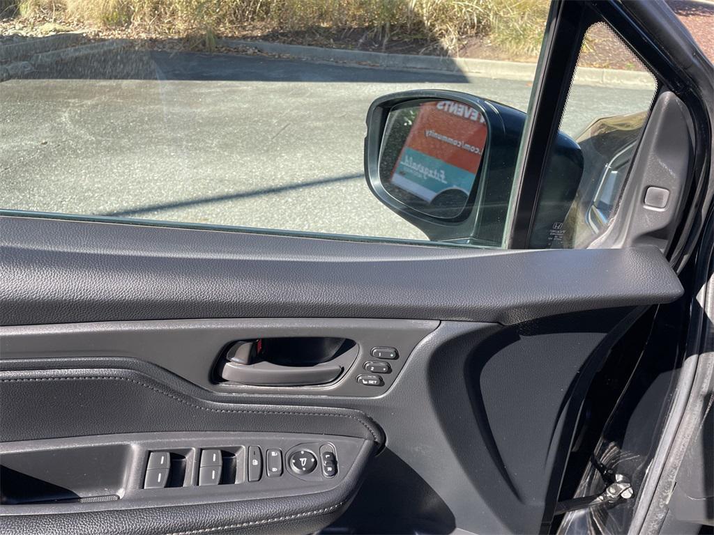 used 2024 Honda Odyssey car, priced at $35,200