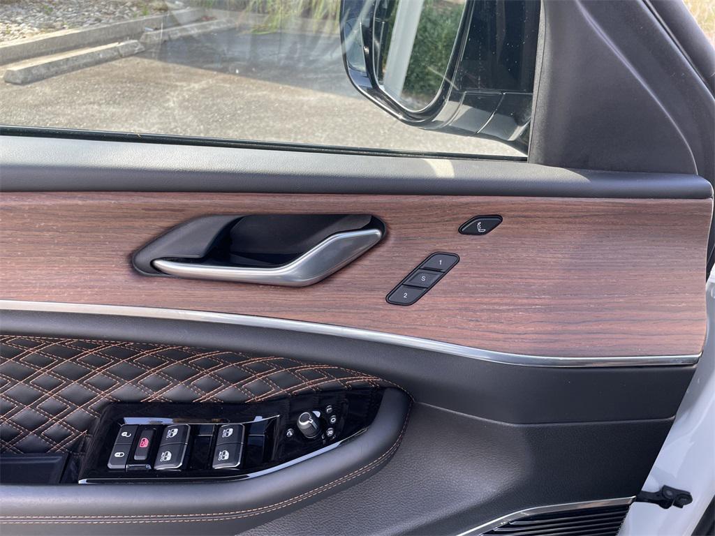 used 2022 Jeep Grand Cherokee car, priced at $39,500