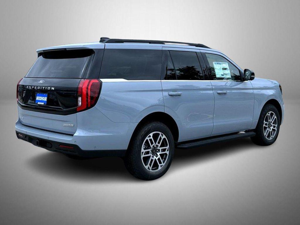 new 2025 Ford Expedition car, priced at $68,024