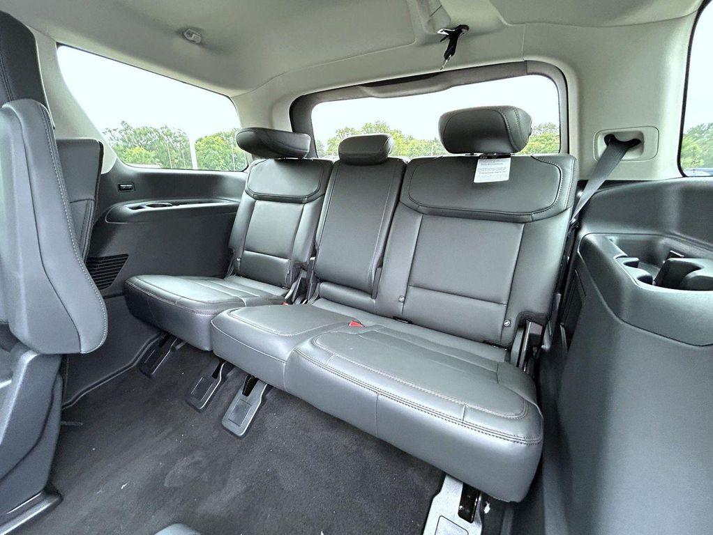 new 2025 Ford Expedition car, priced at $68,024