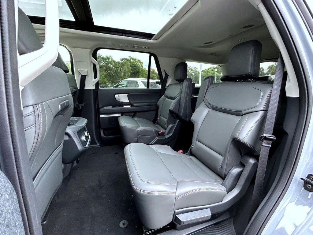 new 2025 Ford Expedition car, priced at $68,024