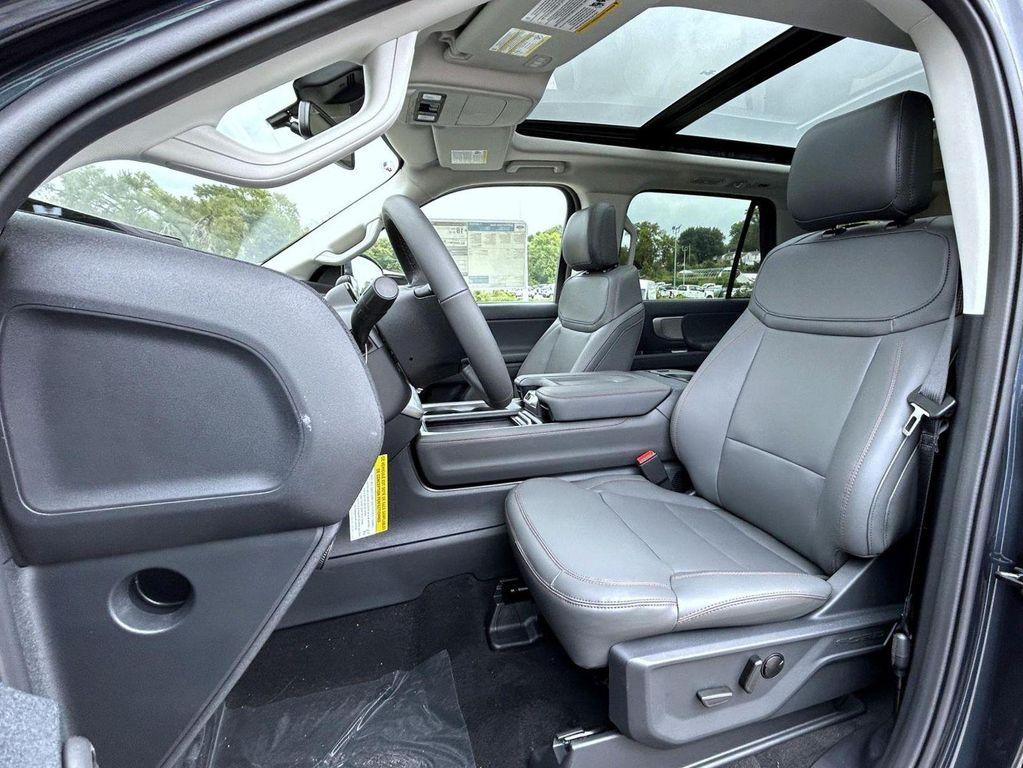 new 2025 Ford Expedition Max car, priced at $70,524