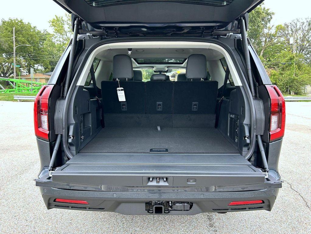 new 2025 Ford Expedition Max car, priced at $70,524