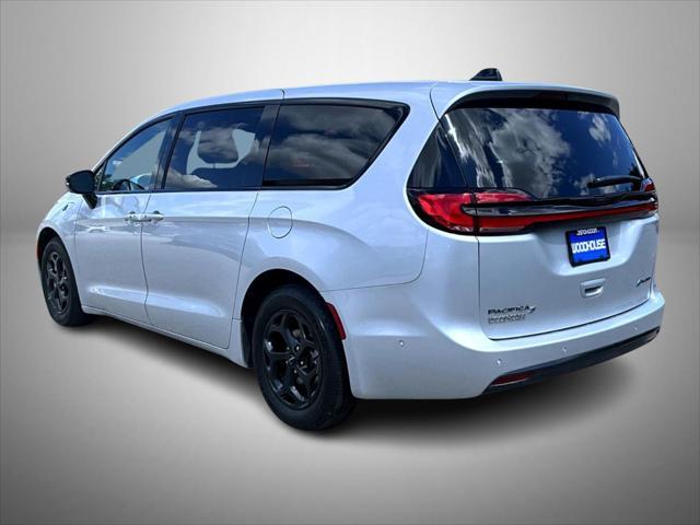 used 2024 Chrysler Pacifica Hybrid car, priced at $36,995