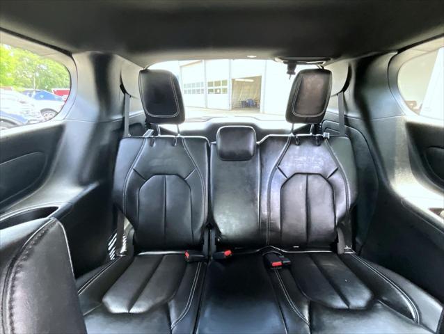 used 2024 Chrysler Pacifica Hybrid car, priced at $36,995