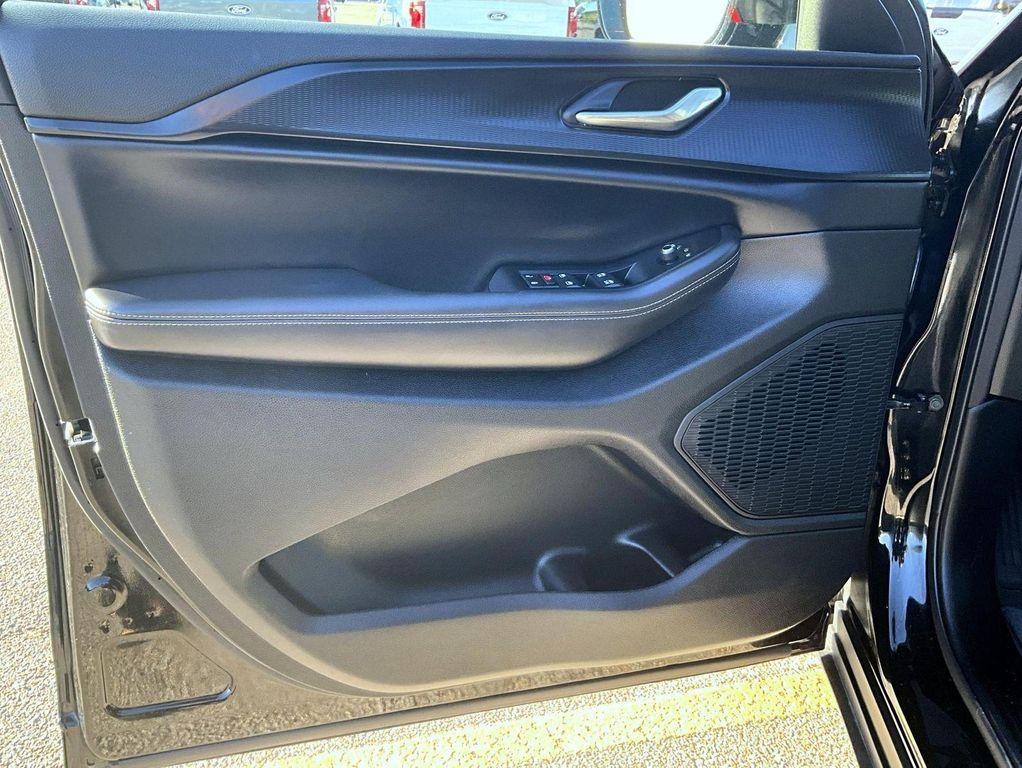 used 2024 Jeep Grand Cherokee L car, priced at $37,495