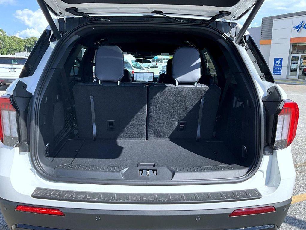 new 2025 Ford Explorer car, priced at $42,328