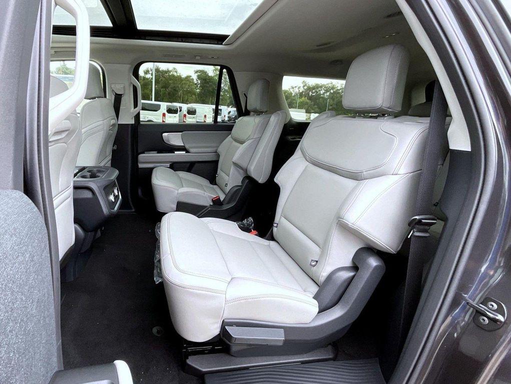 new 2025 Ford Expedition Max car, priced at $70,524