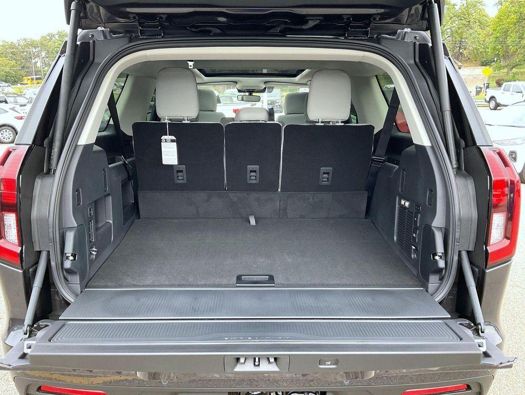 new 2025 Ford Expedition Max car, priced at $70,524