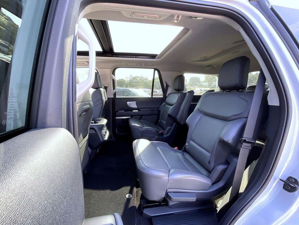 new 2025 Ford Expedition car, priced at $66,029