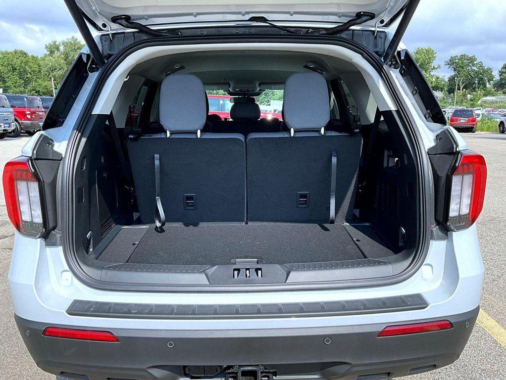 new 2025 Ford Explorer car, priced at $35,809