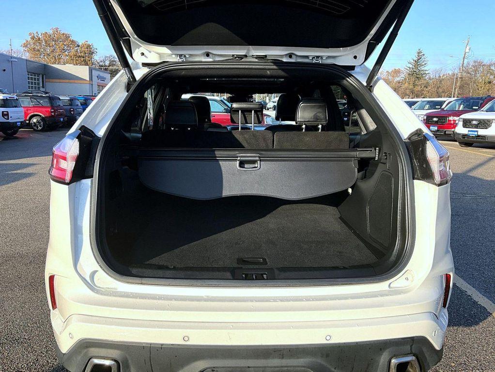 used 2022 Ford Edge car, priced at $31,995