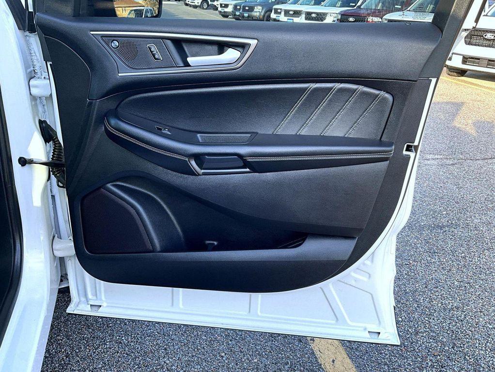 used 2022 Ford Edge car, priced at $31,995