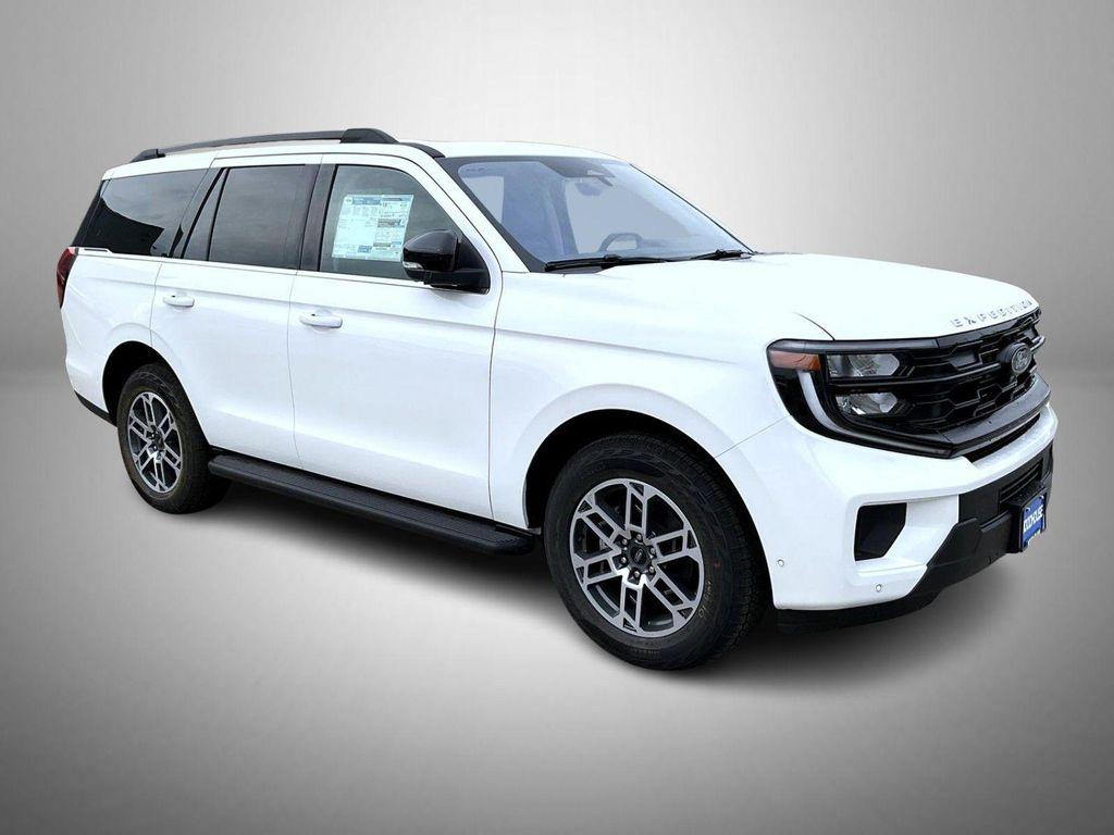 new 2025 Ford Expedition car, priced at $67,024