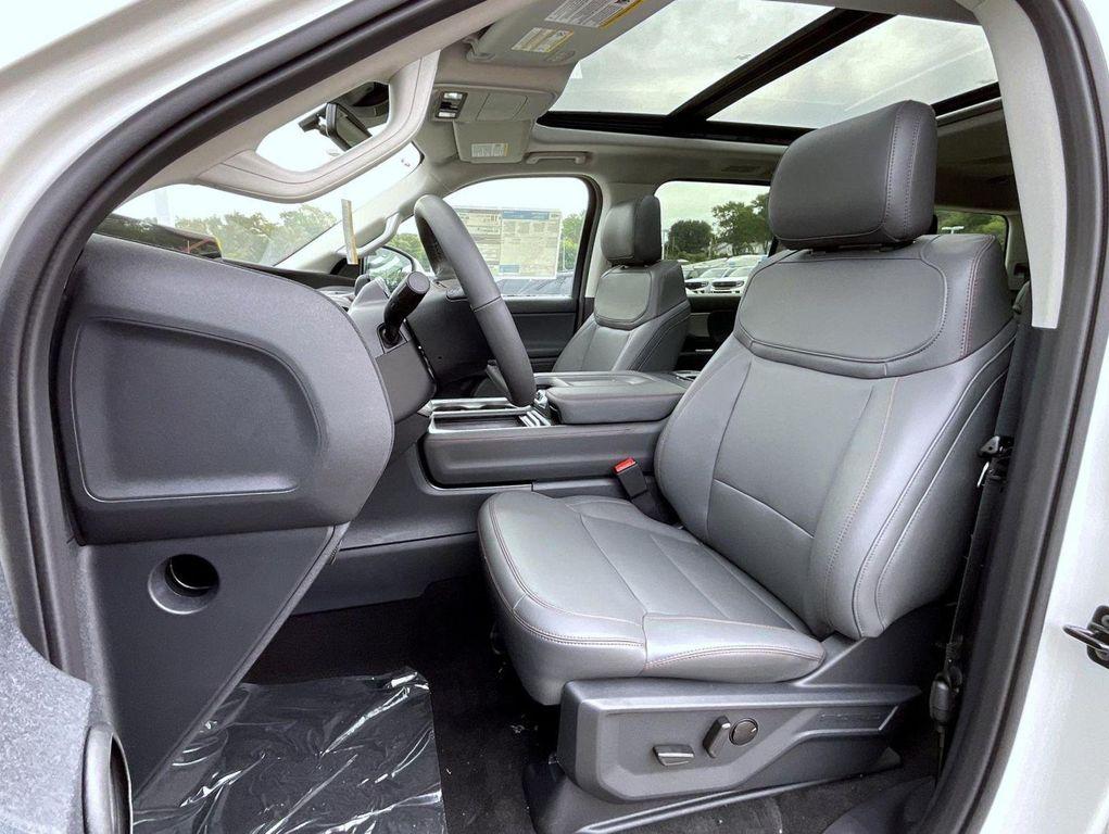 new 2025 Ford Expedition car, priced at $67,024