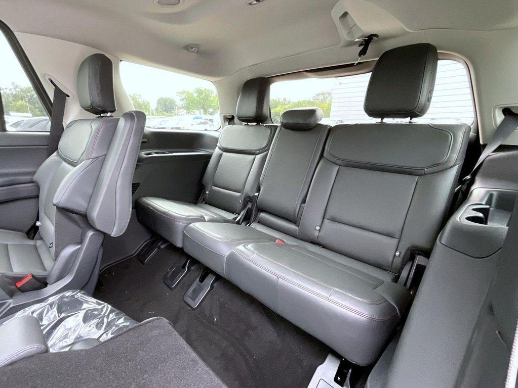 new 2025 Ford Expedition car, priced at $67,024