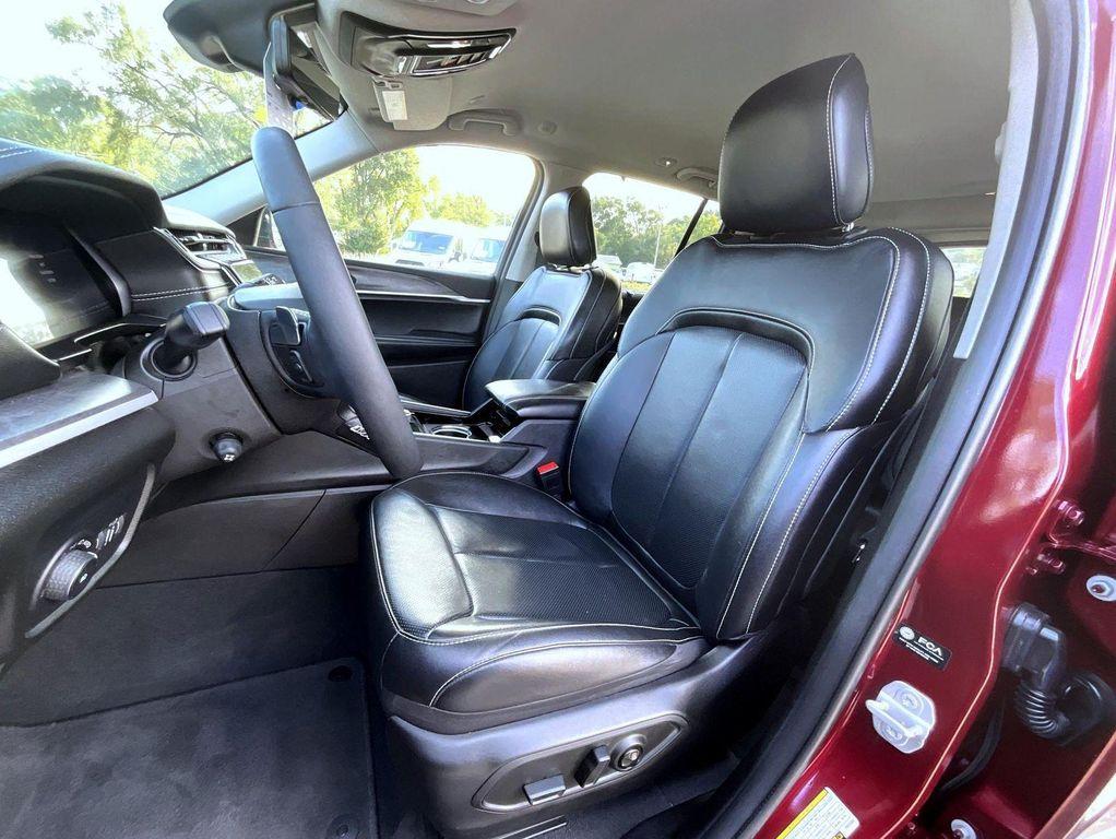 used 2023 Jeep Grand Cherokee car, priced at $32,995