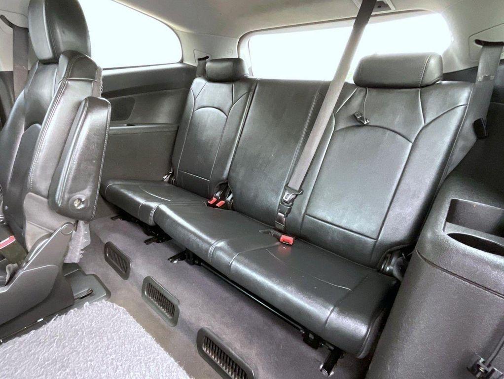 used 2011 Chevrolet Traverse car, priced at $3,995