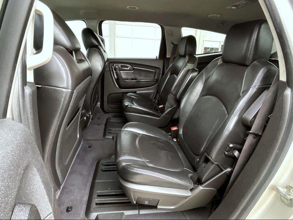 used 2011 Chevrolet Traverse car, priced at $3,995