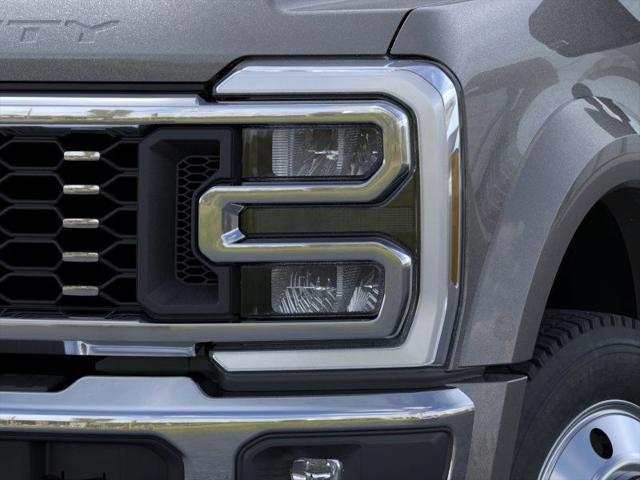 new 2025 Ford F-450 car, priced at $95,124
