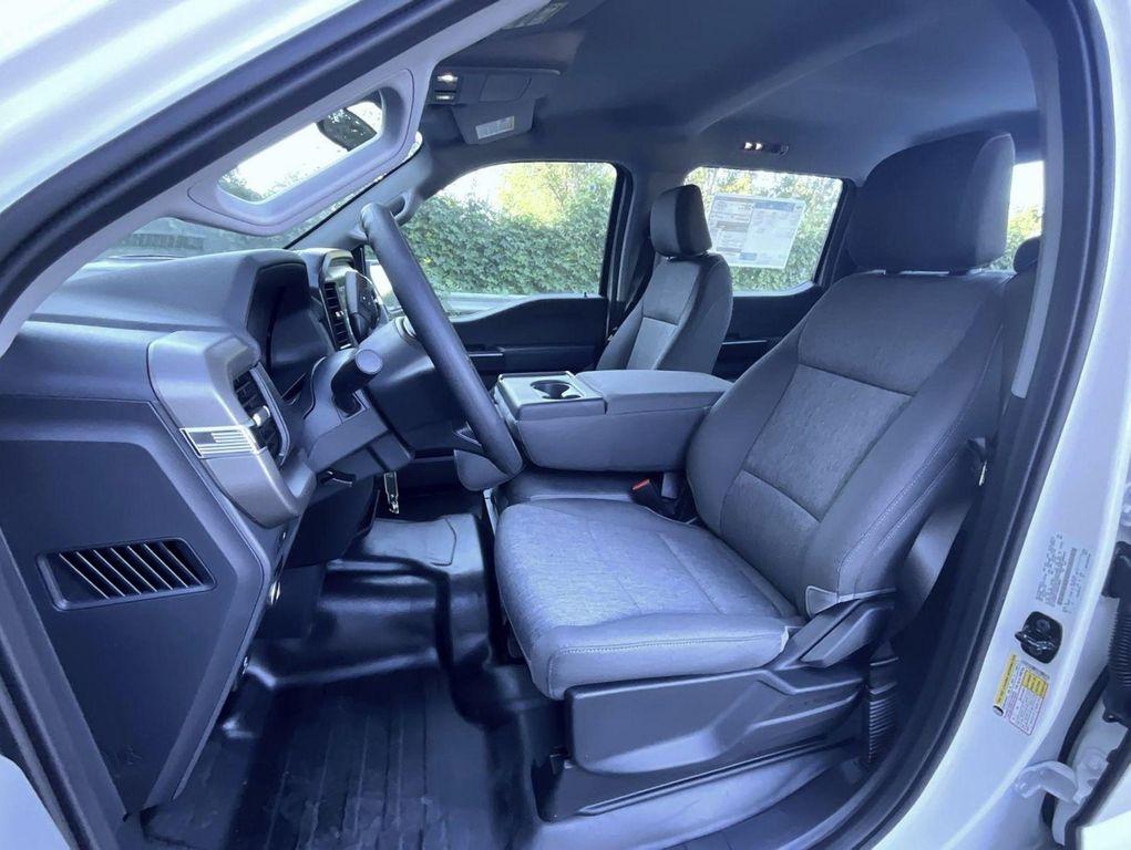 new 2025 Ford F-150 car, priced at $43,192