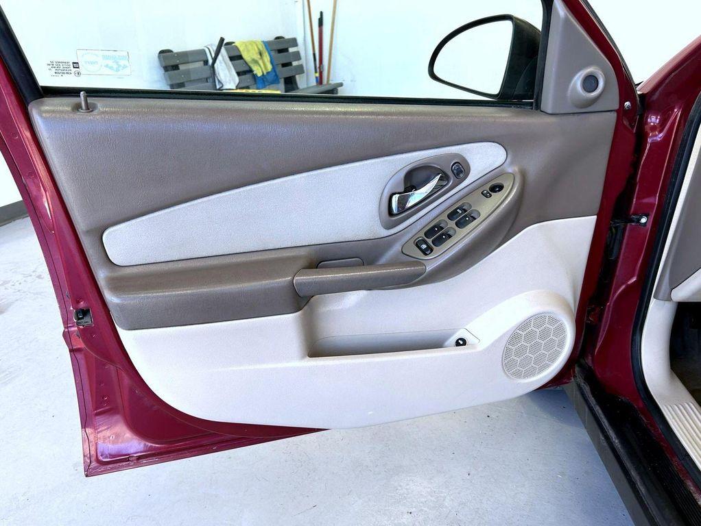 used 2005 Chevrolet Malibu car, priced at $4,995