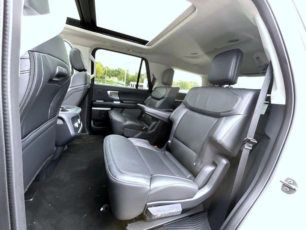 new 2025 Ford Expedition car, priced at $75,049