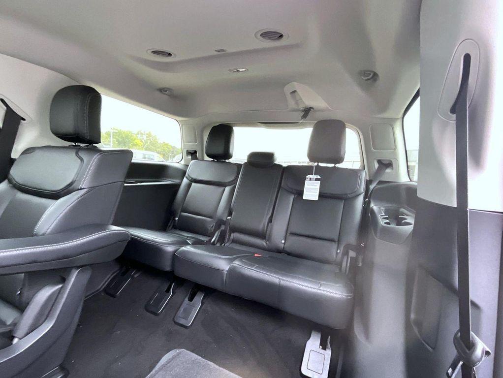 new 2025 Ford Expedition car, priced at $75,049