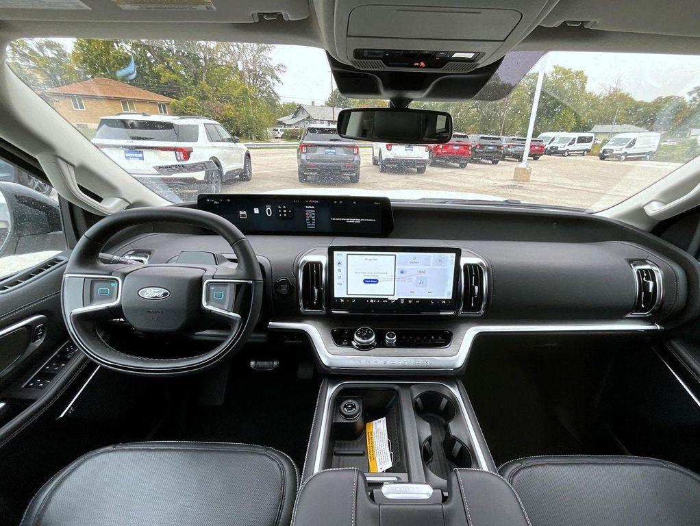 new 2025 Ford Expedition car, priced at $75,049