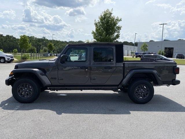 new 2024 Jeep Gladiator car, priced at $45,318