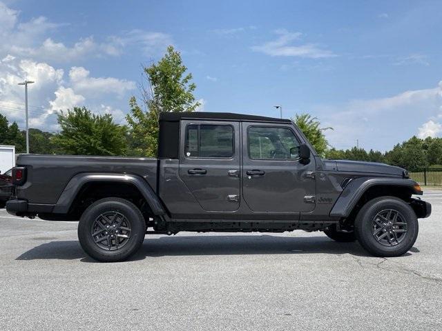 new 2024 Jeep Gladiator car, priced at $45,318