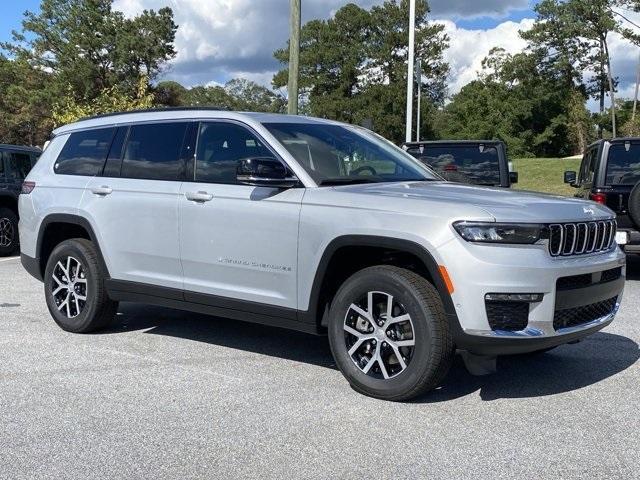 new 2024 Jeep Grand Cherokee L car, priced at $48,113