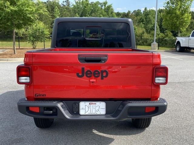 new 2024 Jeep Gladiator car, priced at $43,182