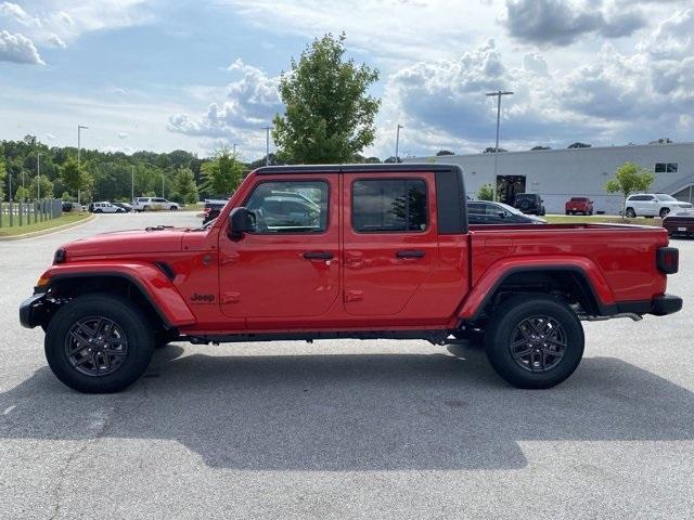 new 2024 Jeep Gladiator car, priced at $43,182